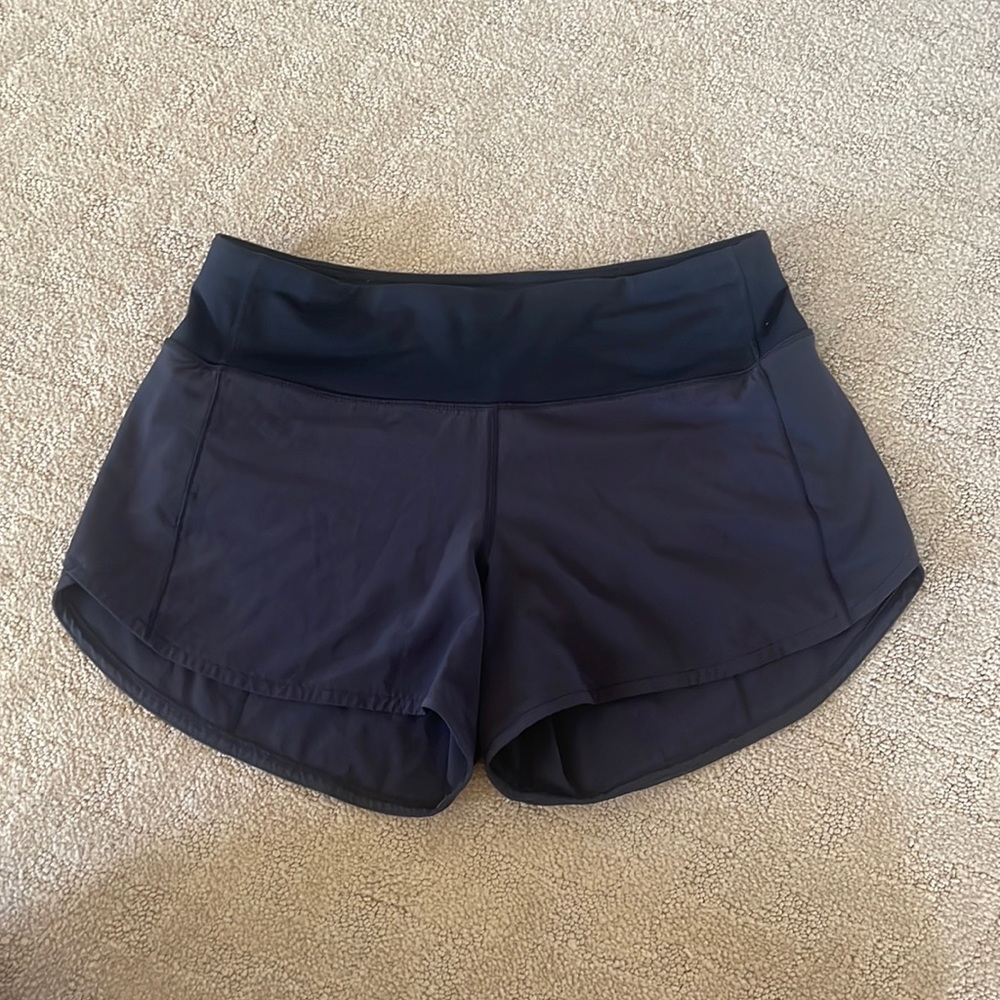 Lulu lemon workout shorts size 6 hardly worn